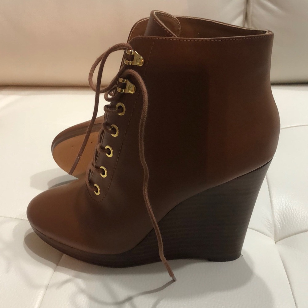 Guess woman shoes size 7